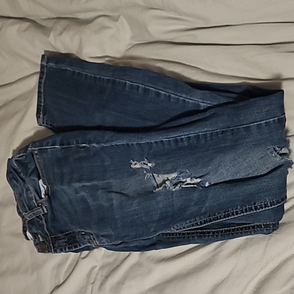 Blue size 4 refuge skinny jeans.